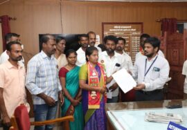 ?நேரலை; தவறான வழக்கு | தேர்தல் அலுவலரிடம் வேட்பாளர் மேனகா நவநீதன் புகார் மனு – நகராட்சி அலுவலகம்